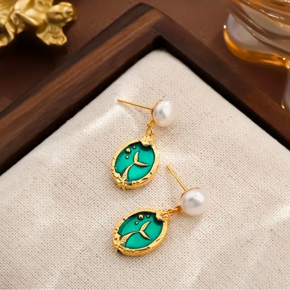 “Mermaid Profile & Tail” Pearl Cameo Silhouette Bubble Starfish Two-Way Earrings - Picture 7 of 10